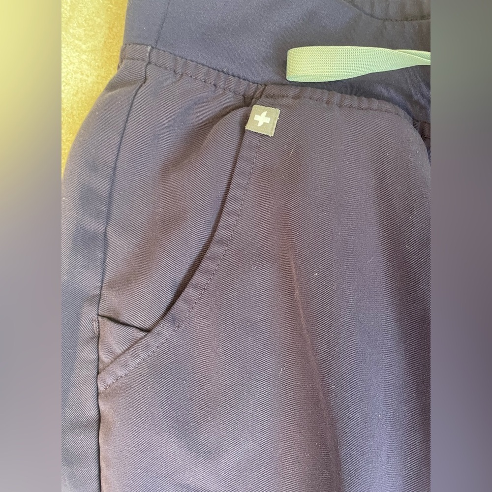 Figs Scrub XS Zamora Jogger Style Pants - Deep purple - Picture 3 of 6